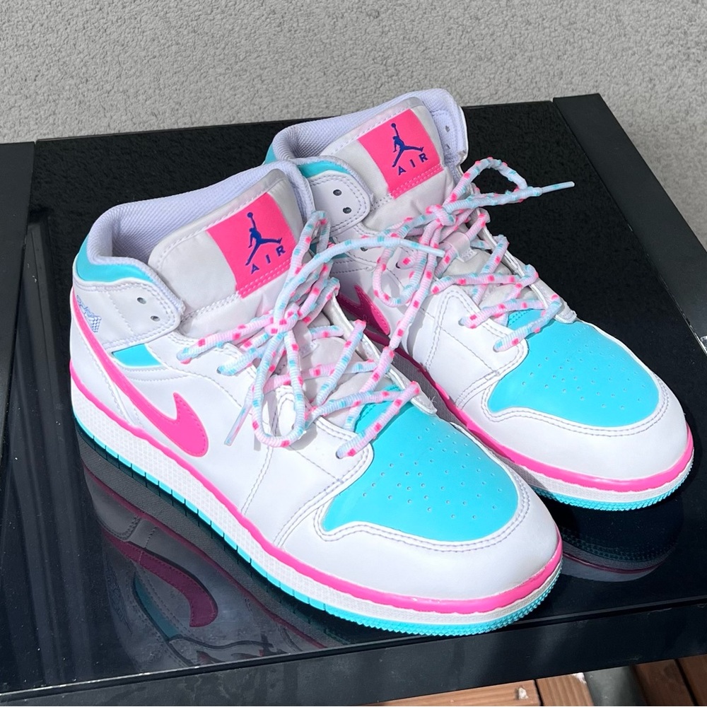 Miami Heat Edition AIR JORDAN 1 MID (GS)